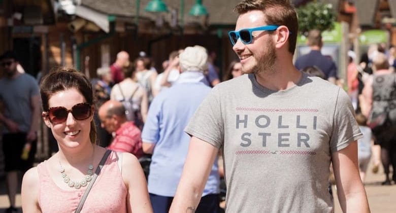 shopping-village-bank-holiday